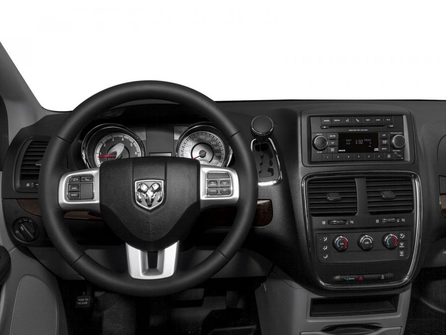  Dodge Ram C-V Tradesman 2011 года  (фото 8 из 13)